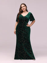 Load image into Gallery viewer, Plus Size Vintage Velvet Evening Dress
